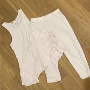 Matching set, gorgeous!